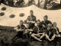 Jaar en datum onbekend. V.l.n.r. Gerrit Grutterink, Nolthenius, J.A. Prins, Koekoek, Gerard Kuntzel, XX, Karel Kuntzel. (archief Zwervers Assen)  Jaar en datum onbekend. V.l.n.r. Gerrit Grutterink, Nolthenius, J.A. Prins, Koekoek, Gerard Kuntzel, XX, Karel Kuntzel. (archief Zwervers Assen)