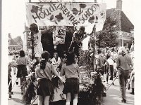 1973 wagen in optocht