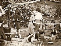 1949 Zomerkamp Junne (Berkenweide) Onze hulp die dag Wabo.